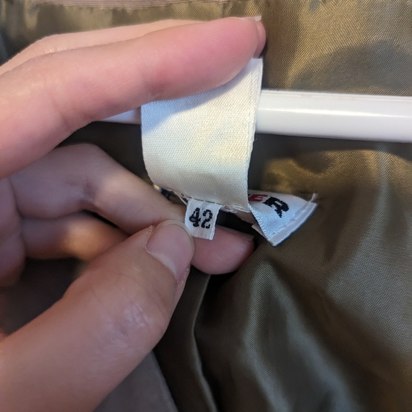 Rodier Cream Blazer and Skirt Set (Size 42) - Picture 13 of 15